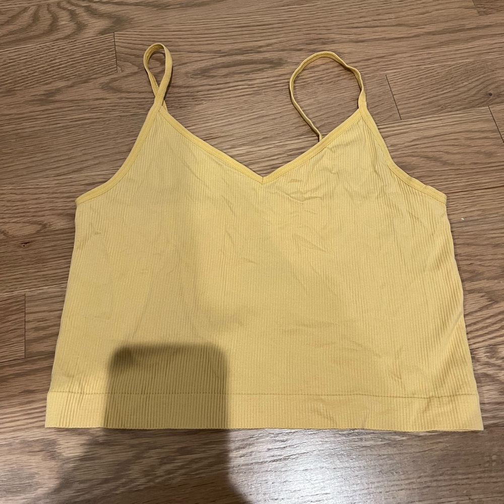 Great condition yellow stretchy crop top